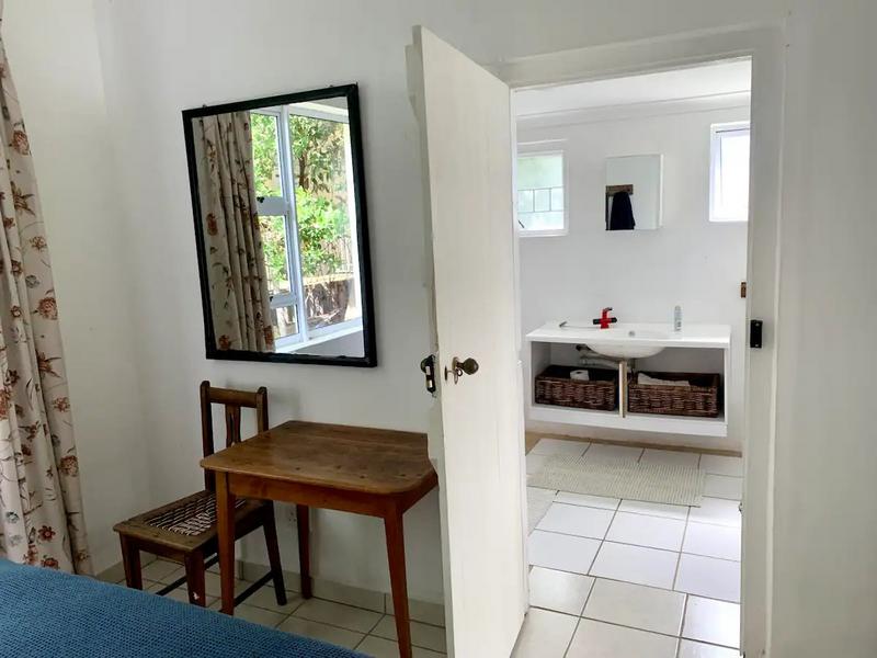 To Let 1 Bedroom Property for Rent in Signal Hill Western Cape